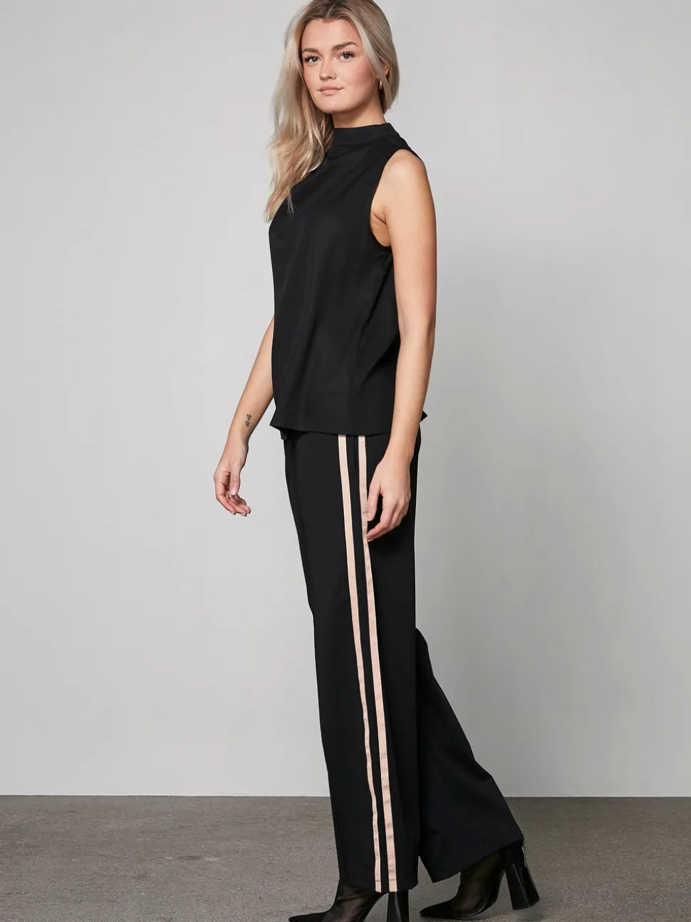 YRJA top